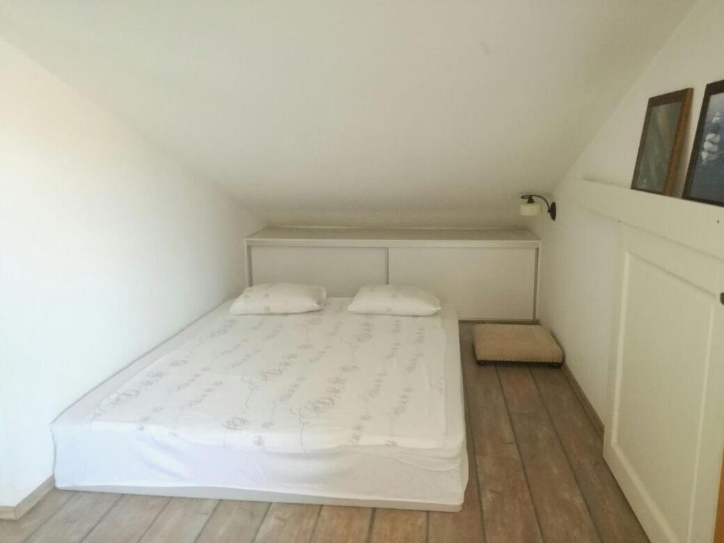 Nice, Cosy Studio Apartment With Shared Outdoor Pool Баньоле Екстер'єр фото